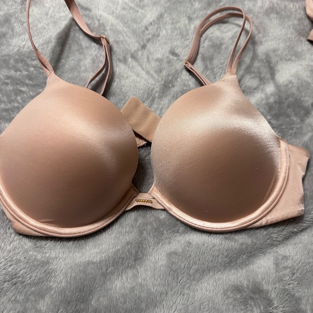 Victoria's Secret very sexy push up new with out tag .